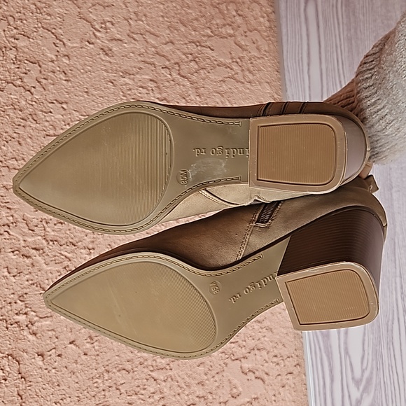 Ankle Tan Cowgirl Pointed Boots Faux Leather Size 8.5 - Picture 15 of 15